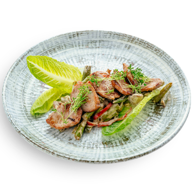 Теплый салат со свининой