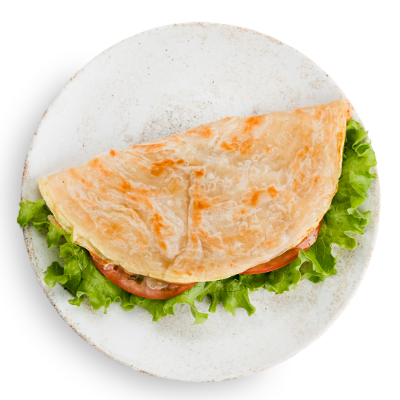 Лепешка роти с омлетом и помидорами