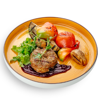 Бифштекс со смородиновым соусом и овощами гриль 