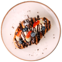 Круассан ягодный микс с шоколадом